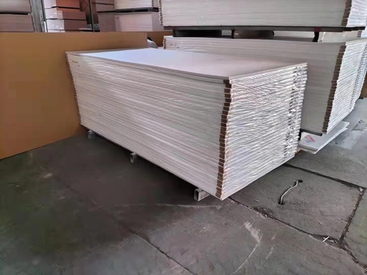 satın al Sert Yüksek yoğunluk 1220 * 2440mm Beyaz PVC köpük yaprak Mobilya Reklamı için Forex Celuka online manufacture
